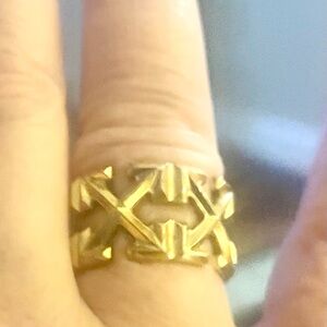 Off-white. Multi arrow ring.